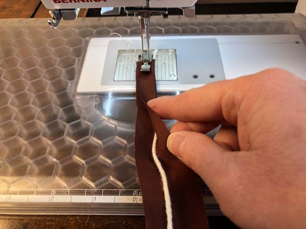 Piping with Zipper Foot 3 Showing Piping Inside Fabric