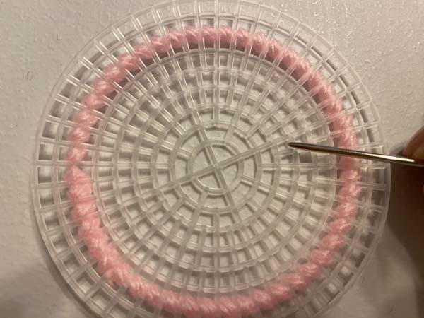 Plastic Canvas Coaster 2 6 Start second circle