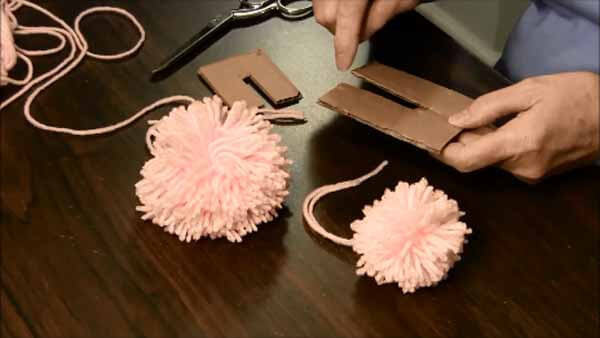 How To Make A Perfect Pom Pom  Clover Pom Pom Maker Tutorial