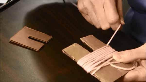 Pom-pom Tutorial - Wrap Yarn