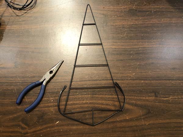 Pom pom Tree Wreath Form Bent Sides