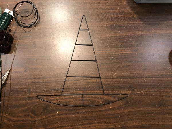 Pom pom Tree Wreath Form