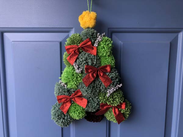 Pom pom Tree Wreath with Bows and Stems