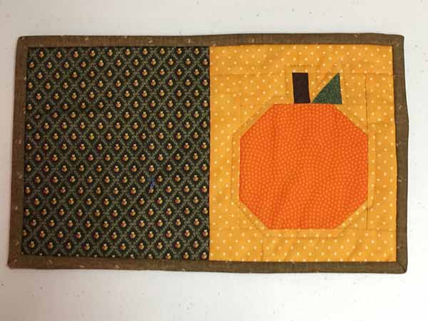 Pumpkin Mug Rug Tutorial - Complete