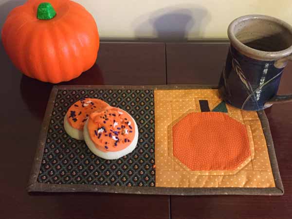 Pumpkin Mug Rug Tutorial - Finished