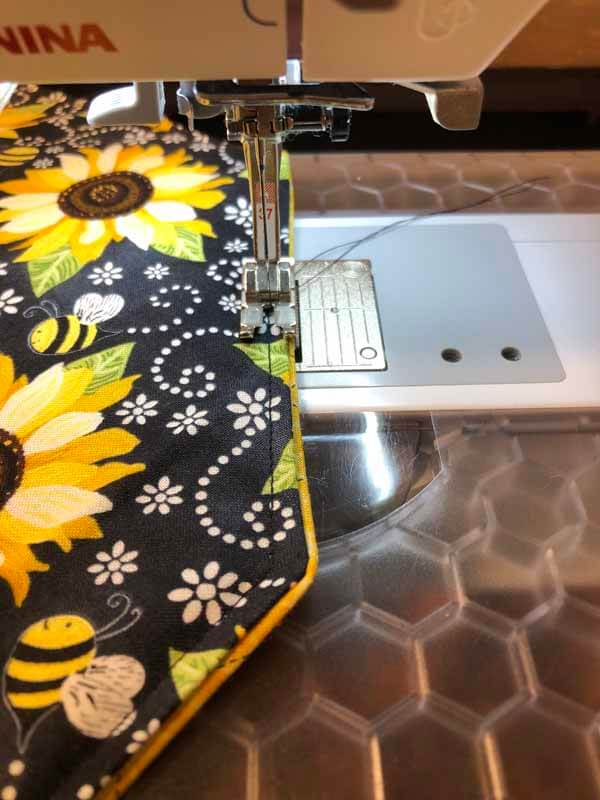 Quick Placemat Tutorial - Top Stitch Edge