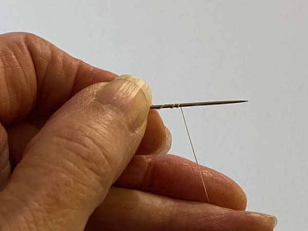 Quilters Knot Wrapping Thread