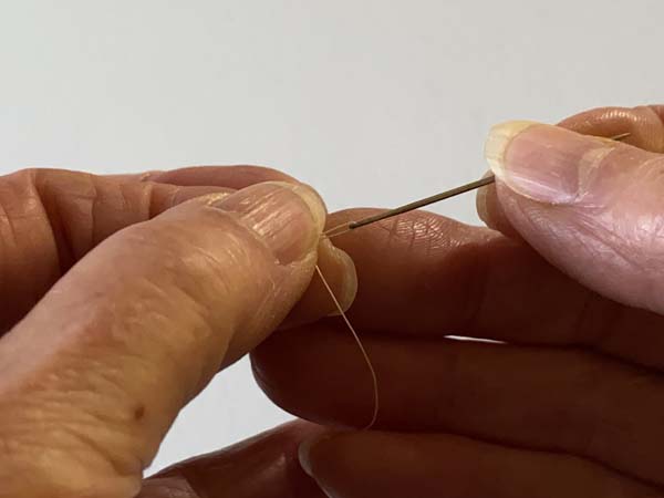 Quilters Knot Grab Needle Tip