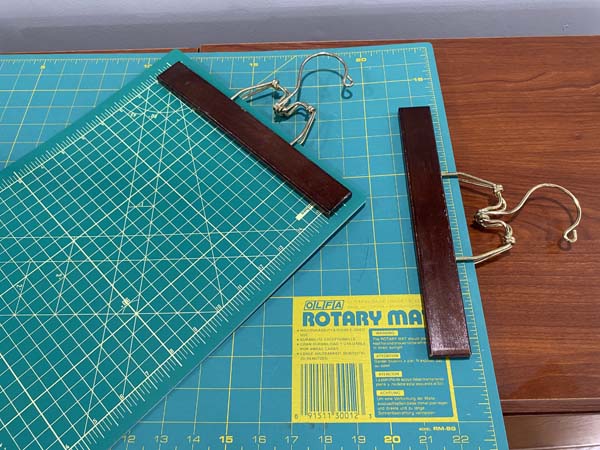 Quilters Mat Storage clip hanger to mat