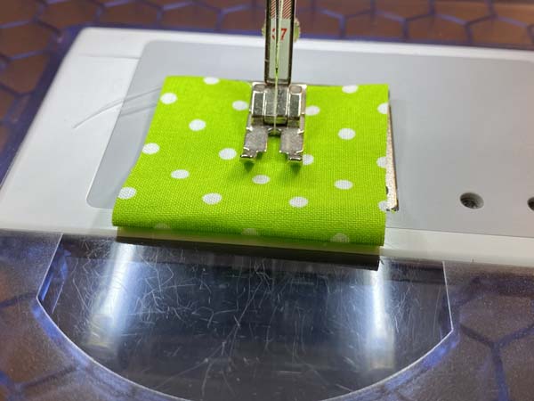 Quilting Thread Saver Under Foot