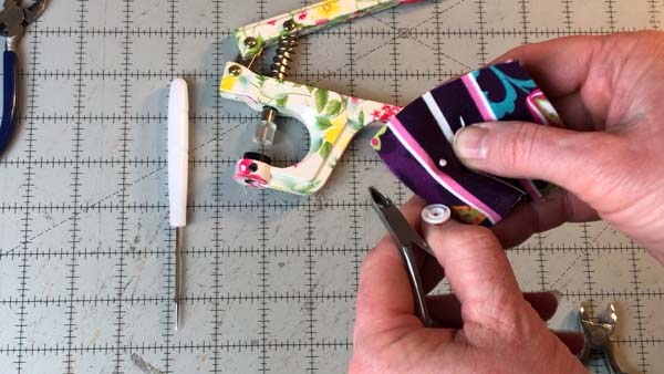 Remove Kam Snaps Cuticle Trimmer Snap Removed