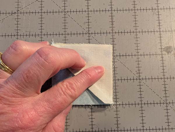 Sawtooth Star 21 Flip together