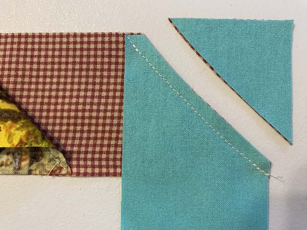 Scrappy Quilt Binding 13 Trim