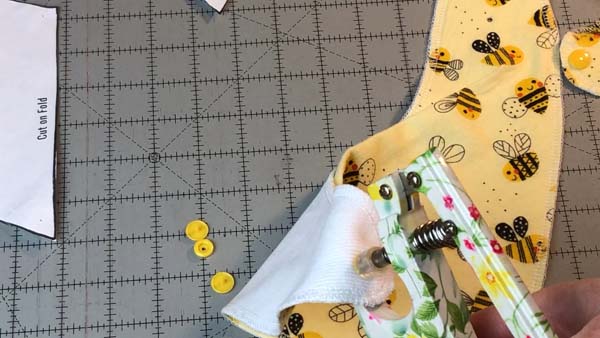 Serger Bib 21 Squeeze to Install Snap