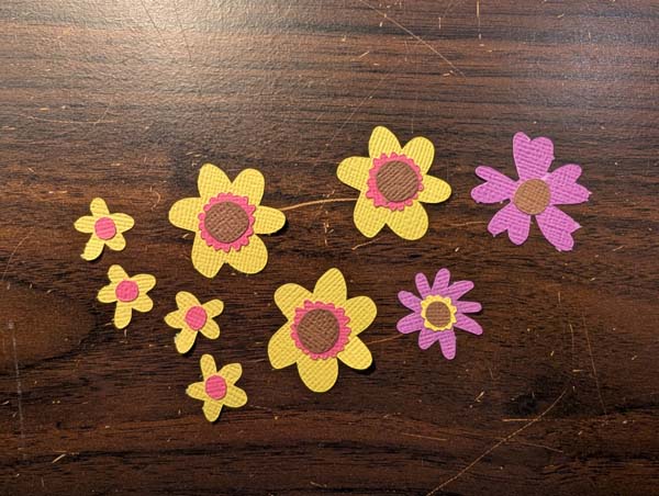 Sewing Machine Cricut Card Flowers