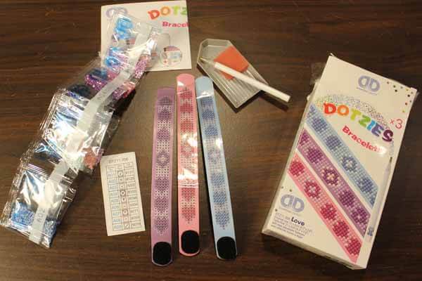 Small Diamond Dotz Kits Review - Bracelet Kit Includes