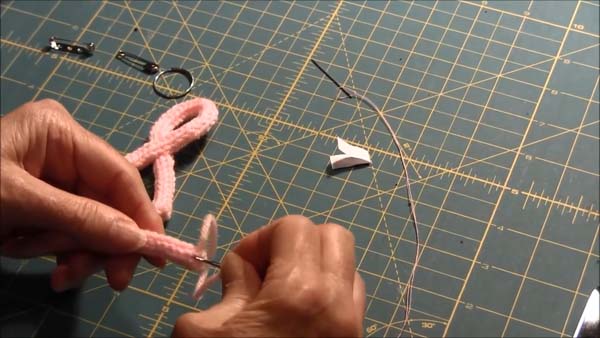Spool Knitted Breast Cancer Awareness Pin_1.2.1