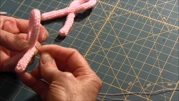 Spool Knitted Breast Cancer Awareness Pin_1.3.1