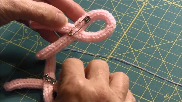 Spool Knitted Breast Cancer Awareness Pin_1.3.3