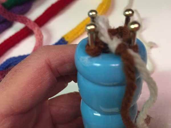 Spool Knitted Tree Garland - Knotted Colors