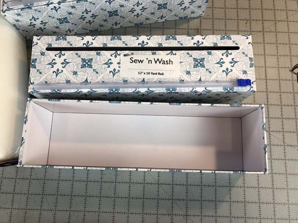 StableCut Dispenser Inside Box Bottom Show Top_150