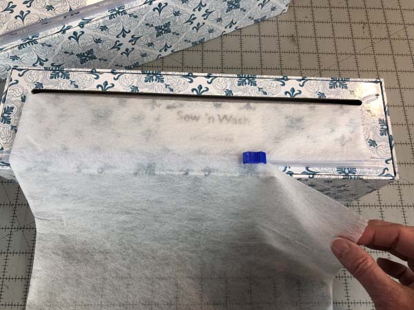 StableCut Dispenser Show Cut_150