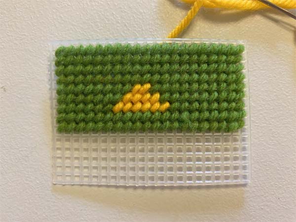 Start Yarn 14 stitches filling area