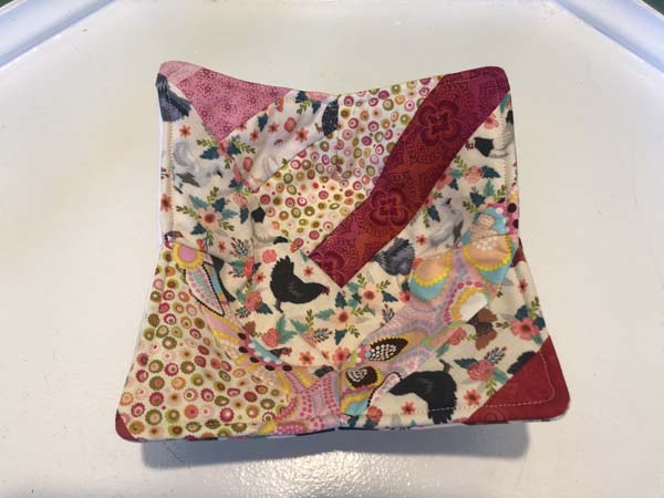 String Pieced Bowl Cozy Chickens