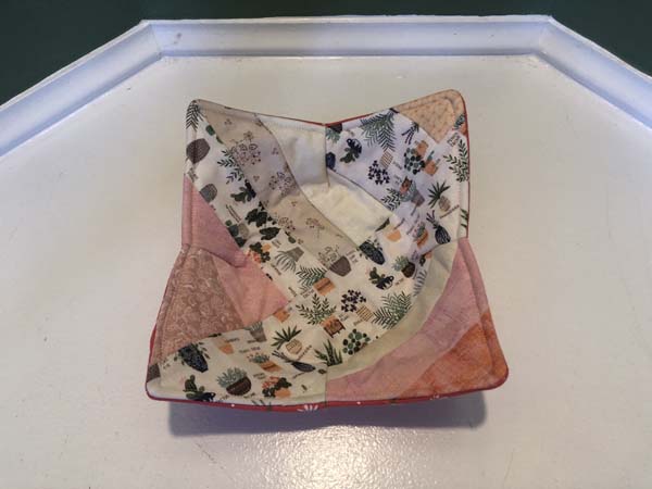 String Pieced Bowl Cozy Cream Pink