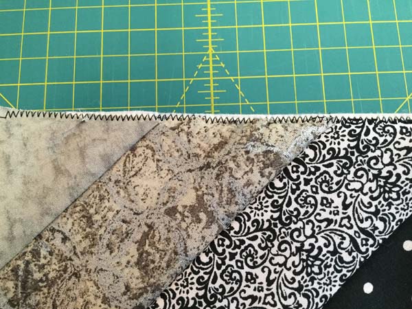 String Pieced Potholder Zig Zag Edge