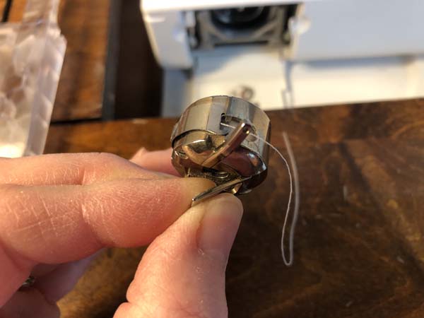 Thread a Bobbin 19 Hold With Handle