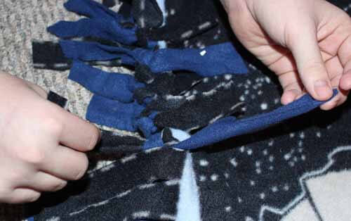 Tied Fleece Blanket Tutorial