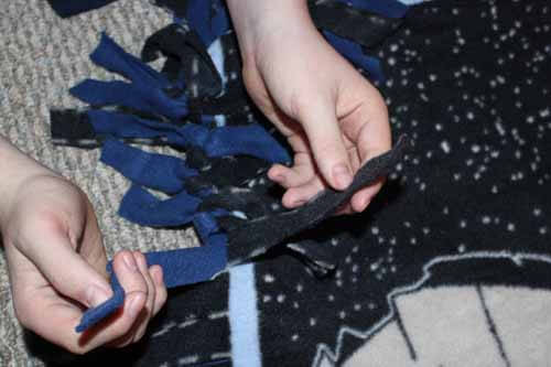 Tied Fleece Blanket Tutorial