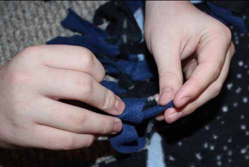 Tied Fleece Blanket Tutorial