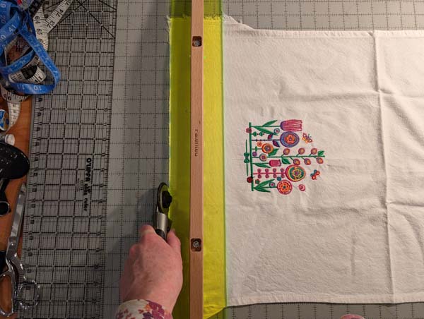 Towel Border 14 Straighten towel edge