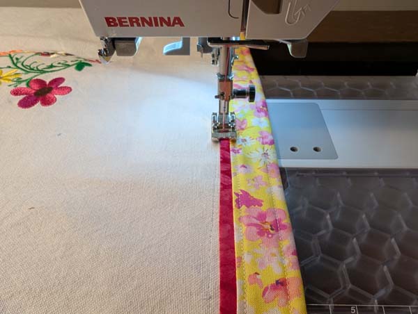 Towel Border 22 topstitch along accent edge