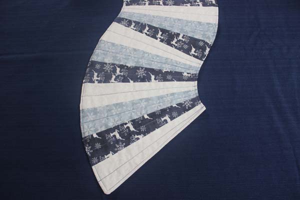 Wavy Winter Table Runner Closeup Straight Quilting