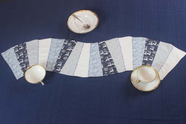 Wavy Table runner - Winter theme with star or snowflake Stitches