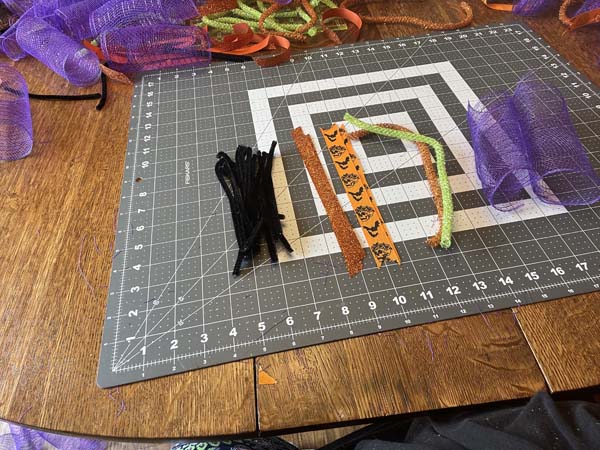 Witch's Hat Wreath Bundle Supplies Ready