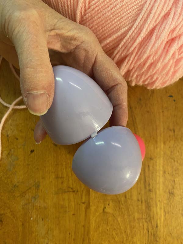 Decorating Plastic Easter Eggs with Yarn