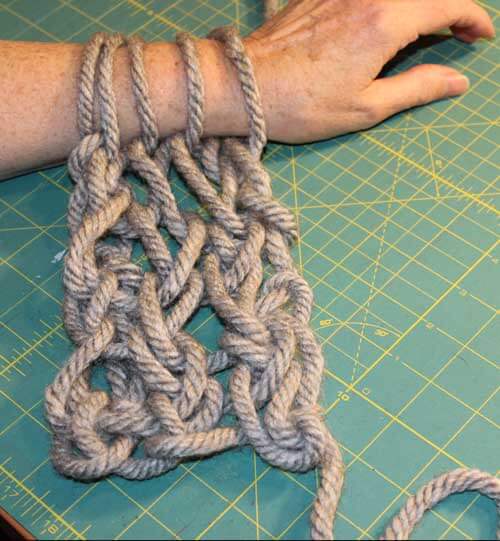 ARM KNITTING TUTORIALS AND ARM KNIT PROJECTS
