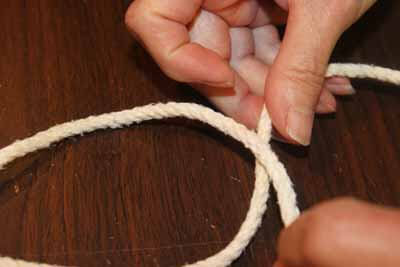 How to make a square knot