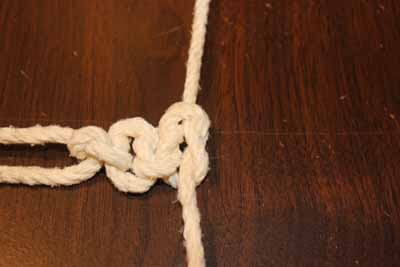 How to make a square knot